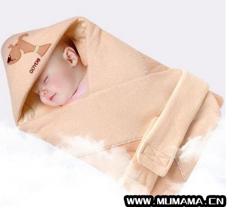 新生儿睡觉要用包被还是盖被子、有包被还要盖被子吗(宝宝出生后必须用包被吗)