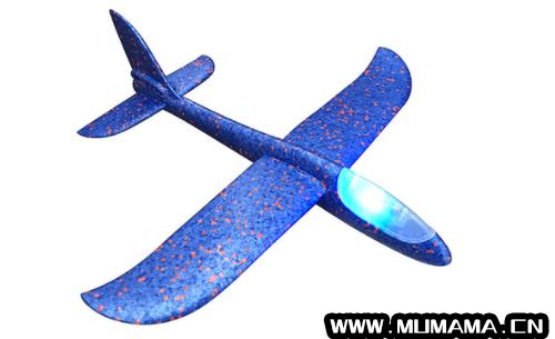 回旋飞机怎么折 图解，24秒后自动飞回来的纸飞机折法(还能空中回旋的纸飞机)
