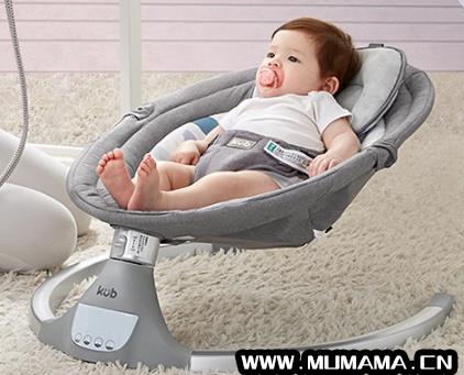 宝宝坐摇摇椅好吗，婴儿用摇篮床睡觉好不好(给宝宝带来安稳睡眠)