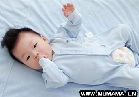 开空调婴儿穿什么衣服合适,在空调房里宝宝应该穿什么衣服(为啥一开空调娃就生病)