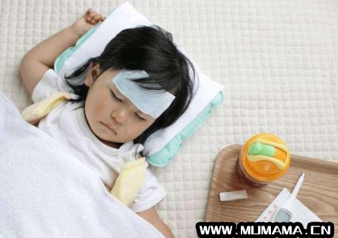 婴儿发烧了可以开空调来降温吗，夏天宝宝发烧要不要开空调(可以给宝宝开空调吗)