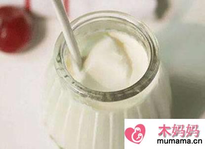 酸奶丰胸食谱：介绍喝酸奶丰胸的方法
