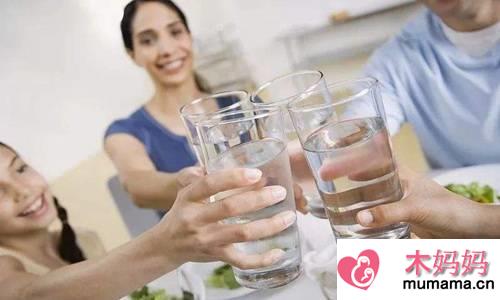 喝水后怎么快速憋尿 喝水快速憋尿的方法